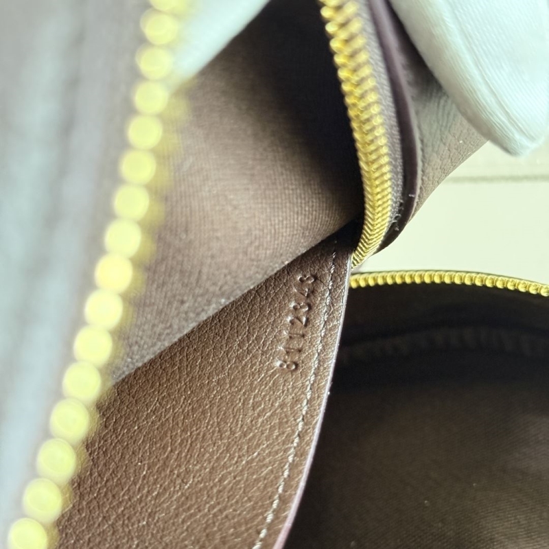 Bv*b*rry satchel bags